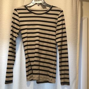 Soft n cozy long sleeve Gap tee